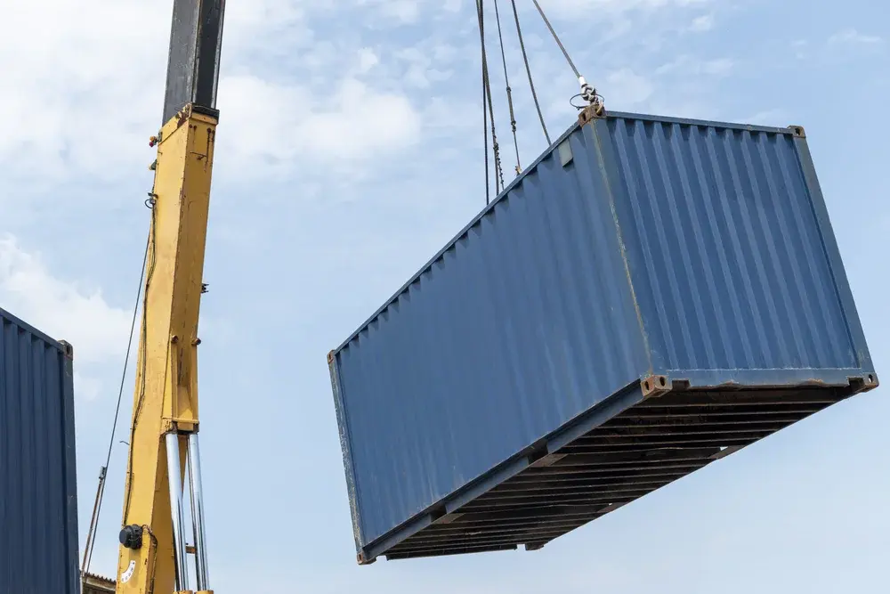Içamento de silos: serviço especializado em transporte, elevação e instalação de grandes estruturas